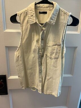 BDG Light Cream Sleeveless Button-Up Top